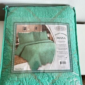 GLO jeans Aqua Quilted Bedding Set